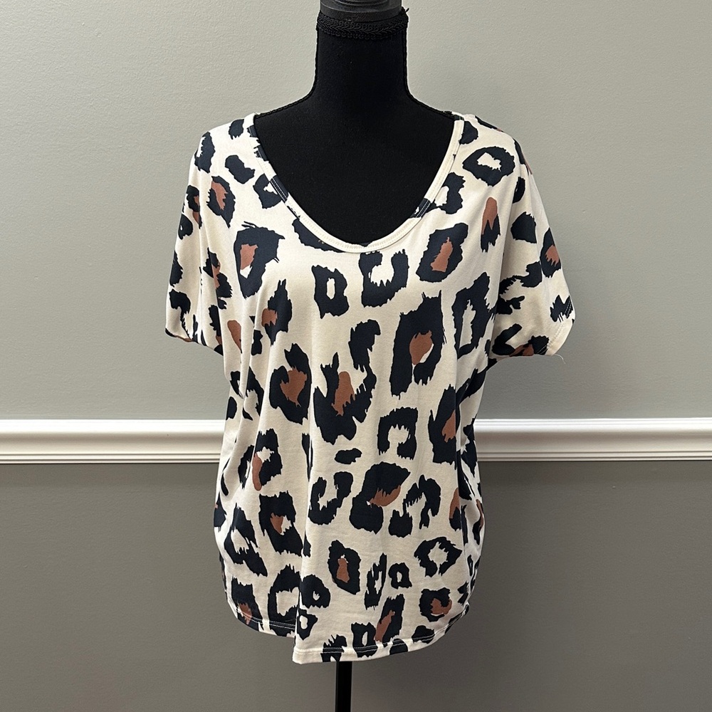Stylish Leopard Print Short Sleeve Tee